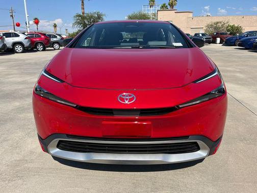 2025 Toyota Prius Plug-In Hybrid SE