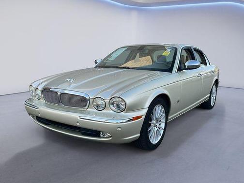 Tan 2007 Jaguar XJ XJ8