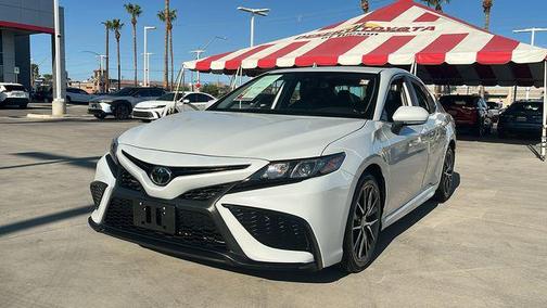 Ice 2024 Toyota Camry SE