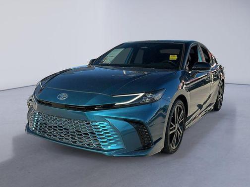 Ocean Gem/Midnight Black Metallic 2025 Toyota Camry XSE