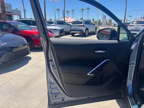 2025 Toyota Corolla Cross XLE