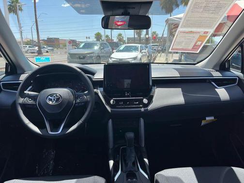 2025 Toyota Corolla Cross LE