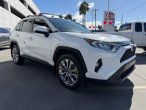 2020 Toyota RAV4 XLE Premium