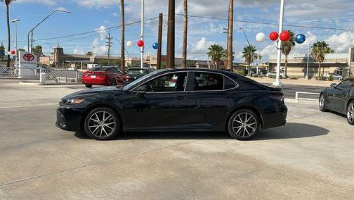 2024 Toyota Camry SE