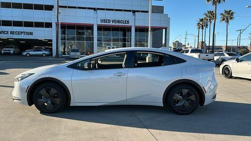 2025 Toyota Prius LE