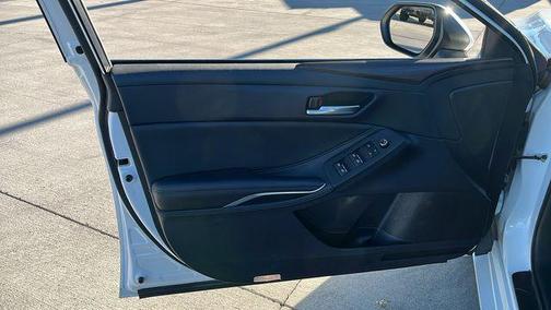 2021 Toyota Avalon Hybrid XLE Plus