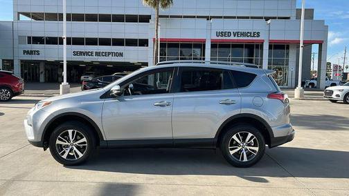 Silver Sky Metallic 2018 Toyota RAV4 XLE