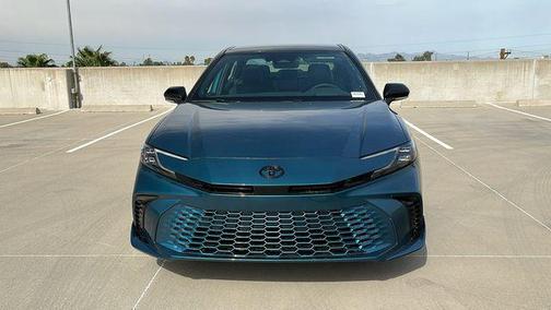 Ocean Gem/Midnight Black Metallic 2026 Toyota Camry XSE