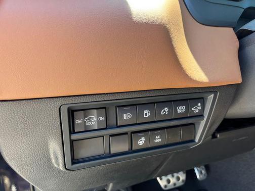 2025 Toyota Sequoia Base