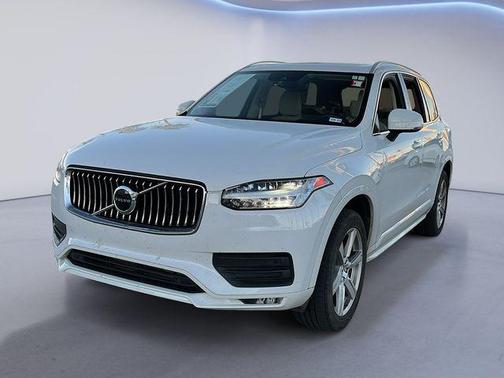 2022 Volvo XC90 T5 Momentum