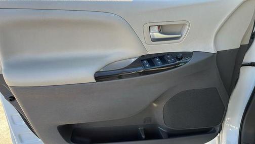 2019 Toyota Sienna XLE