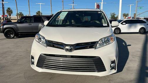 2019 Toyota Sienna XLE