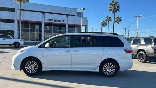 2019 Toyota Sienna XLE