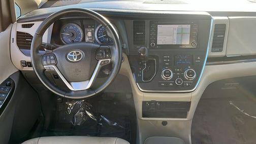 2019 Toyota Sienna XLE