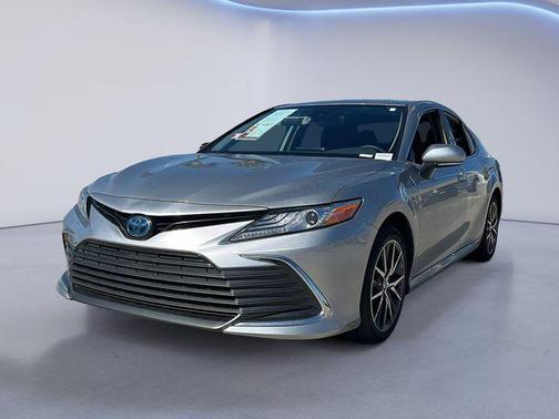2024 Toyota Camry Hybrid XLE