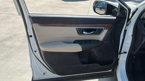 Platinum White Pearl 2021 Honda CR-V Hybrid Touring
