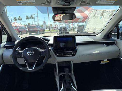 2025 Toyota Corolla Cross LE