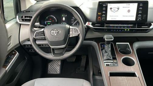 Wind Chill Pearl 2023 Toyota Sienna XLE