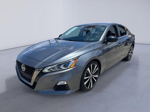 2022 Nissan Altima SR FWD