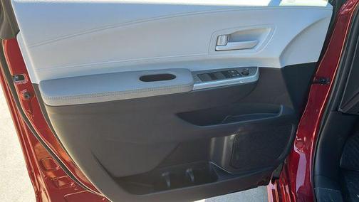 2025 Toyota Sienna LE