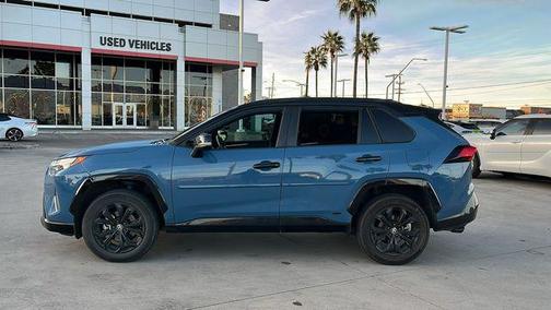 2022 Toyota RAV4 Hybrid SE