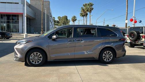 Predawn Gray Mica 2021 Toyota Sienna LE