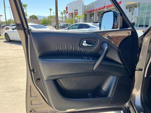 2017 INFINITI QX80 Base