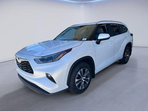 2025 Toyota Highlander XLE