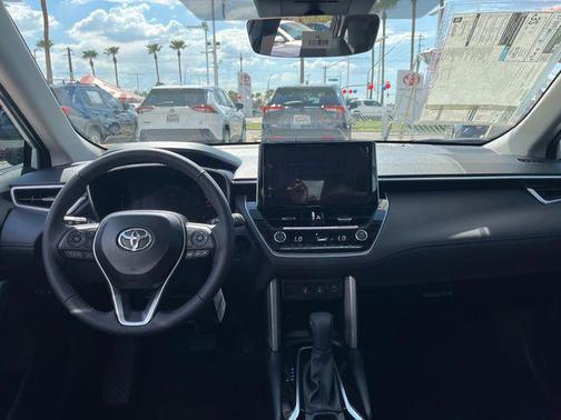 2025 Toyota Corolla Cross XLE