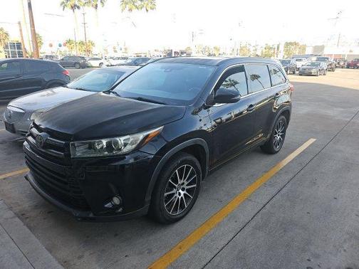 2017 Toyota Highlander SE
