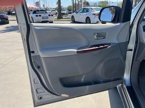 2014 Toyota Sienna XLE