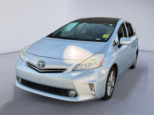 Sky 2014 Toyota Prius v Five