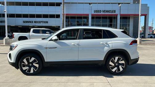 Opal White Pearl 2024 Volkswagen Atlas Cross Sport 2.0T SE w/Technology
