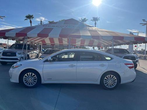 2013 Toyota Avalon Hybrid XLE Premium