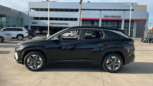 Phantom Black 2025 Hyundai TUCSON SEL Convenience