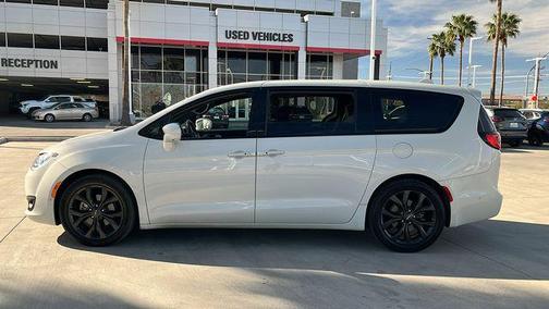 2020 Chrysler Pacifica Touring