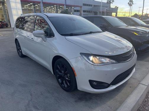 2020 Chrysler Pacifica Touring