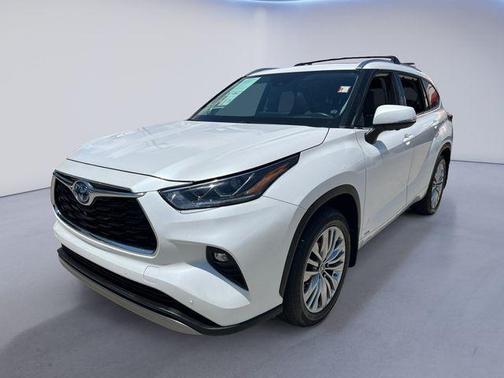 2023 Toyota Highlander Hybrid Platinum