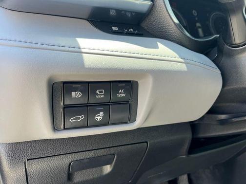 2023 Toyota Highlander Hybrid Platinum