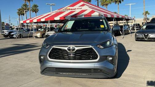 Moon Dust 2023 Toyota Highlander XLE