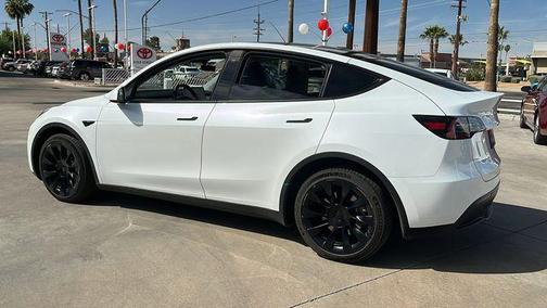 Pearl White Multi-Coat 2023 Tesla Model Y Long Range Dual Motor All-Wheel Drive