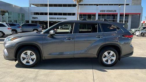 Magnetic Gray Metallic 2023 Toyota Highlander LE