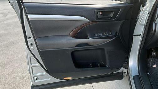 2015 Toyota Highlander LE