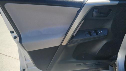 Classic Silver Metallic 2014 Toyota RAV4 LE