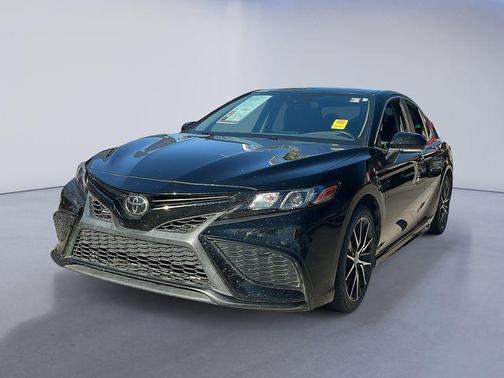 Midnight Black Metallic 2022 Toyota Camry SE