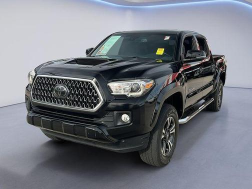 Midnight Black Metallic 2018 Toyota Tacoma TRD Sport