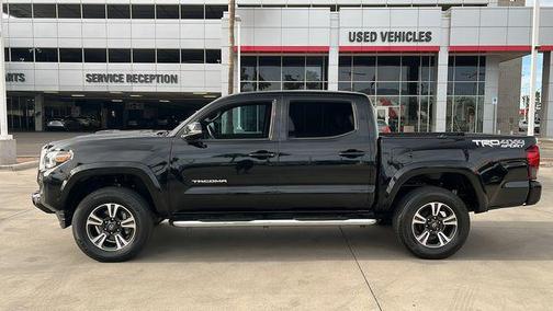 Midnight Black Metallic 2018 Toyota Tacoma TRD Sport