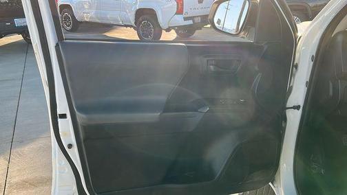 2016 Toyota Tacoma SR