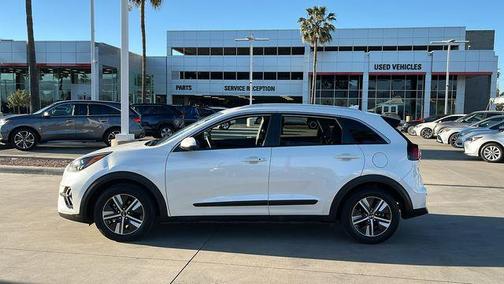 Snow White Pearl 2020 Kia Niro LXS