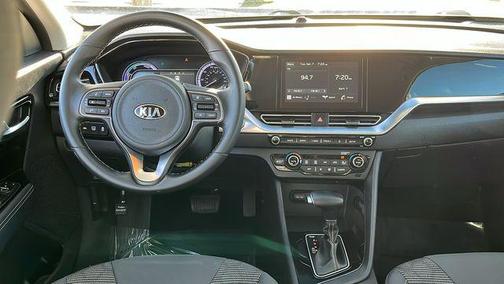 Snow White Pearl 2020 Kia Niro LXS